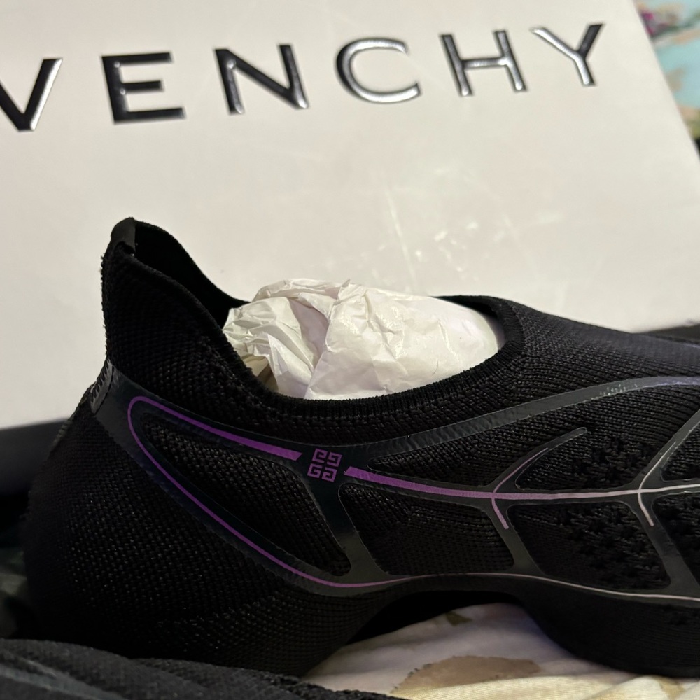 Brand New GIVENCHY
Black TK-360 Sneakers size 36 and fits a women’s 37. - Picture 6 of 15